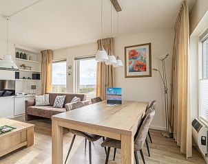 Essecke mit Blick auf die Umgebung in Apartment Juliana 170 Eilandzicht, De Koog, Texel.