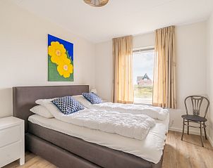 Komfortables Schlafzimmer mit Doppelbett in Appartement Juliana 170 Eilandzicht, De Koog, Texel.