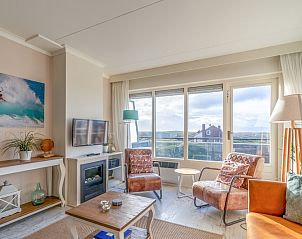 Stylish living room of Apartment Juliana 148 Island and Sea View in De Koog, Texel with comfortable seating.