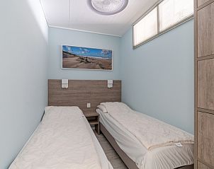 Second bedroom with two single beds in Apartment Juliana 148 Island and Sea View, De Koog, Texel.