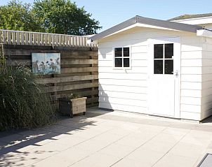 Practical garden shed at Chalet Bregkoog 138 'Sinne' in Chaletpark Bregkoog, De Koog, Texel, perfect for extra storage.