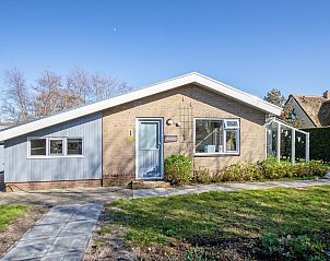 Modern eingerichtetes Ferienhaus De Schutstal in De Koog, Texel.
