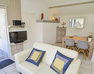 Attraktives Esszimmer und Sitzecke im Ferienhaus Achter de Brem, De Koog, Texel.