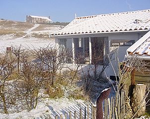 Winterlandschaft rund um das Ferienhaus Achter de Brem in De Koog, Texel.