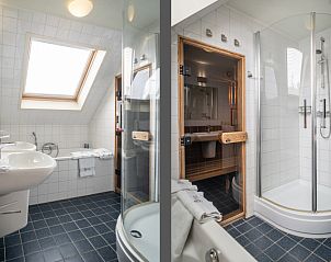 Second bathroom in Villa 6 persons with 2 bathrooms, De Koog, Texel. Luxury vacation home with modern amenities.