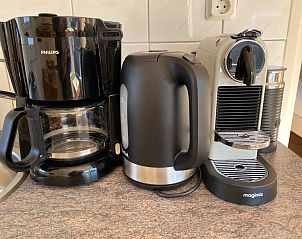 Kitchen appliances in Het Zandblauwtje vacation home De Koog Texel