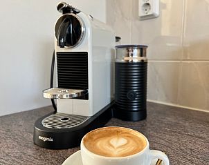 Coffee corner with cappuccino at Het Zandblauwtje vacation home De Koog Texel