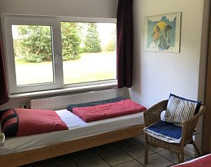 Second bedroom with two single beds in Bungalow Oud Vredelust 85, De Koog, Texel.