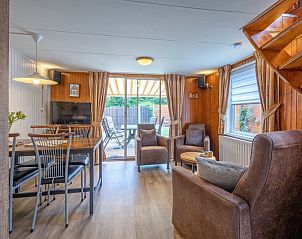 Gemtliches Wohnzimmer des Ferienhauses Karekiet in De Koog, Texel, Waddeninseln.