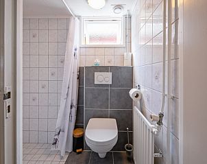 Stilvolles Badezimmer des Ferienhauses Karekiet in De Koog, Texel, Waddeninseln.