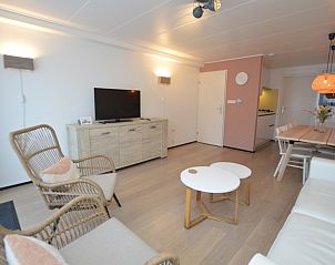 Bright and spacious living space in Apartments Anna - Sun, De Koog, Texel, with modern amenities and a cozy atmosphere.