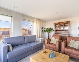 Stylish living room with lots of light in Apartment Juliana 066 Zeezicht, located in De Koog, Texel.