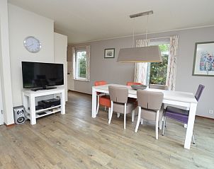 Stylish dining area in Holiday home Stappeland 76, De Koog, Texel with modern furnishings.