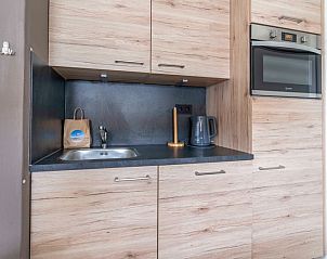 Fully equipped kitchenette in Apartment Anna 222, De Koog, Texel, ideal for preparing meals on the Wadden Islands.