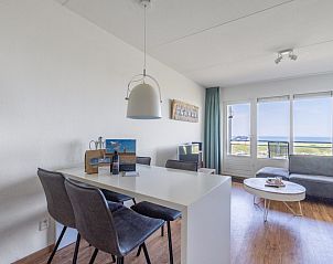 Essecke mit Meerblick im Apartment Juliana 102 Zeezicht, De Koog, Texel fr gemtliche Mahlzeiten.