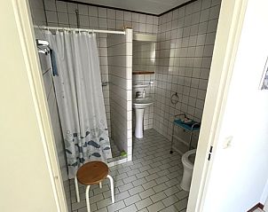 Attractive bedroom with double bed in Bungalow 't Luwe Land 5B in De Koog Texel.