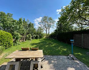 Second bedroom with two single beds in Bungalow 't Luwe Land 5B in De Koog Texel.