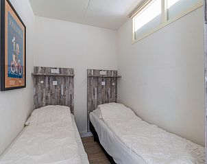 Second bedroom in Apartment Juliana 138, De Koog, Texel, ideal for children.