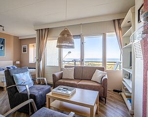 Gerumiges Wohnzimmer mit Meerblick im Apartment Juliana 158 Zeezicht, Ferienhaus De Koog, Texel.