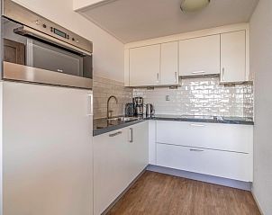 Modern kitchen in Apartment Juliana 126 Eilandzicht, De Koog, Texel, fully equipped for vacation accommodation.