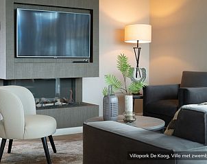 Luxury family villa with pool in De Koog, Texel. Open living room with lots of light on the Wadden Islands.