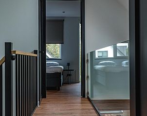 Flur mit Zugang zu den Schlafzimmern in 35 - 8A Blauwborst - BLV Kleingartenanlage Nr. 3 Ferienhaus in De Koog, Texel.