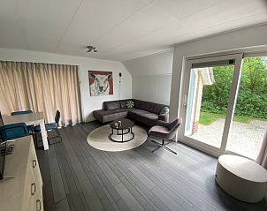 Stilvolles Badezimmer mit Dusche im Ferienhaus Hoog Koog 18 im Bungalowpark Hoog Koog De Koog Texel.