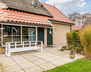 Praktische wasruimte in T6B Comfort bungalow, De Koog, Texel, ideaal voor een comfortabel verblijf op de Waddeneilanden.