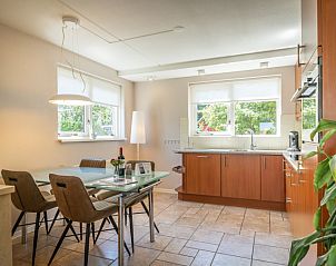 Stilvolle Kche und Essbereich in Villa 4 Personen, De Koog, Texel, perfekt fr kulinarische Abenteuer auf den Watteninseln.