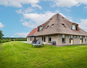 View of the green surroundings of Holiday home in De Koog, Texel.
