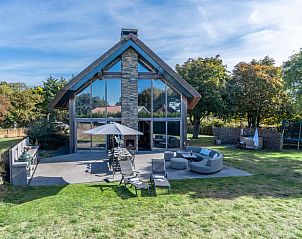 Vacation cottage in De Koog with spacious garden and terrace, located on Texel, Wadden Islands.