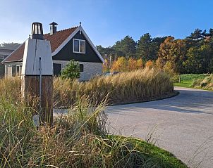 Zufahrtsstrae zu den Duinrand Ferienhusern Typ 1 in De Koog Texel inmitten der Natur.