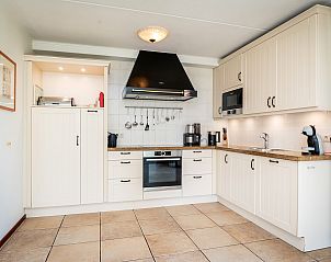 Guest house 0102965 - Holiday property Texel - Het Buitenhof villa 53 met serre
