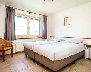 Guest house 0102965 - Holiday property Texel - Het Buitenhof villa 53 met serre