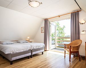 Guest house 0102965 - Holiday property Texel - Het Buitenhof villa 53 met serre