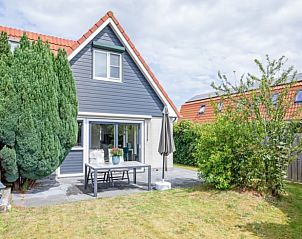Cottage in Den Burg, Texel with sunny terrace and garden, ideal vacation home on the Wadden Islands.