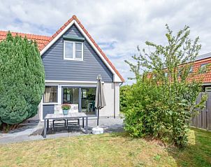 Decorative mirror in Cottage in Den Burg, Texel, vacation home with unique interior details.