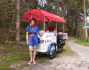 Lokale ijscowagen in de buurt van De Kikker bungalow, Den Burg, Texel, Waddeneilanden.
