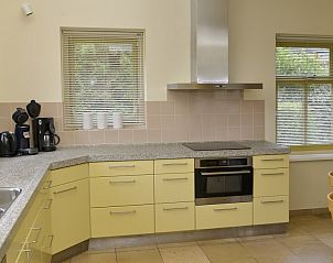 Volledig uitgeruste keuken in Vakantiewoning - Molenhuizen, Den Burg, Texel, perfect voor zelfvoorzienend verblijf op de Waddeneilanden.