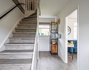 Trap en hal in Wulpenweid Bed en Parking, sfeervolle B&B in De Dennen, Texel.