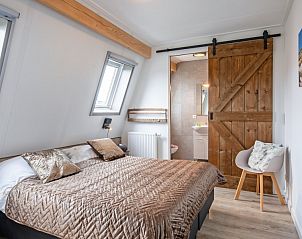 Comfortabele slaapkamer in Wulpenweid Bed en Parking, De Dennen, Texel.