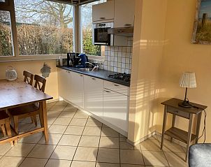 Vollstndig ausgestattete Kche im Ferienhaus Tuinwal, Oosterend Texel.