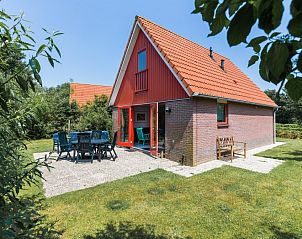 Typ I - Nr. 59 Ferienhaus Mallemok mit Terrasse in Oosterend, Texel, mitten im Grnen.