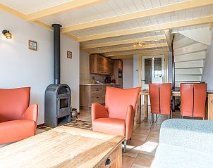 Moderne open keuken en eetruimte in Daalder vakantiehuis op Texel, ideaal voor gezellige maaltijden.