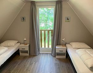 Schlafzimmer mit zwei Einzelbetten in Typ I - Nr. 89 Lark Ferienhaus Oosterend Texel.