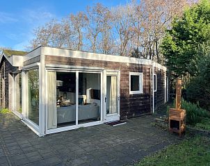 Rustiek vakantiehuis Bijenkorfweg 29 in Oosterend Texel met terras en natuurlijke omgeving.