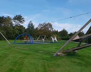Speeltuin bij De Strandloper bungalow, De Koog, Texel voor kinderen.