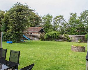 Groer Garten mit Spielplatz im Ferienhaus Dove, De Dennen, Texel, ideal fr Kinder auf den Watteninseln.