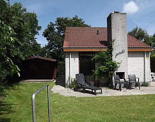 Vacation home Gortersmient 330 in De Dennen, Texel with spacious garden and sunny terrace.