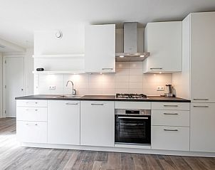 Fully equipped kitchen in Bungalowpark Uterste Coogh - Bungalow 82 - De Luwte, De Dennen, Texel.